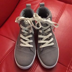 Toms Woman’s Mid-High Sneakers